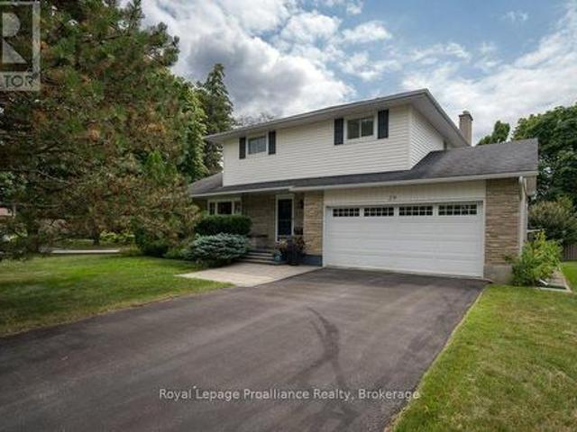 29 Hope Crescent, Belleville Ward, ON, K8P 4S3 house for sale | Listing ID X13624 | Royal LePage