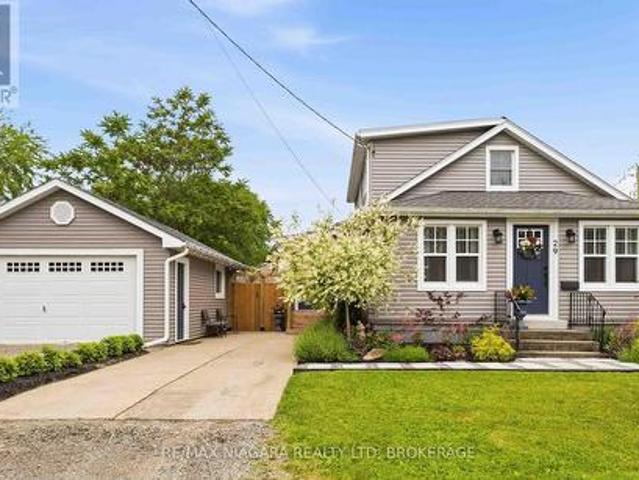 29 Johnston Street, St. Catharines Port Dalhousie, ON, L2N 5K7 house for sale | Listing ID X13430 | Royal LePage