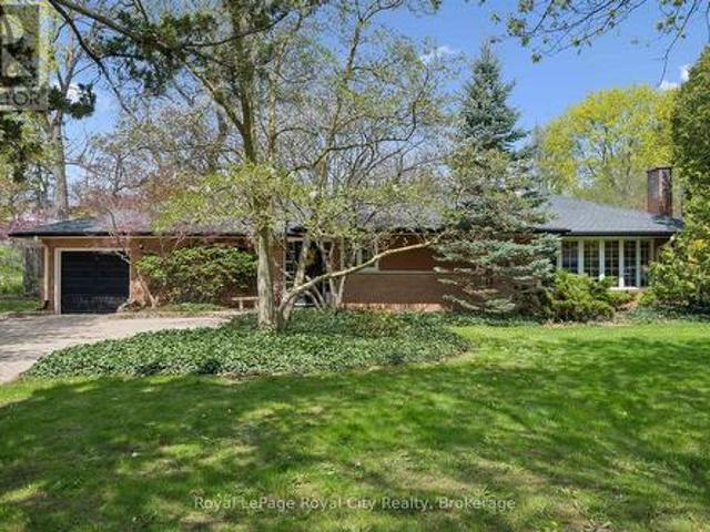 29 Lynwood Place, Guelph Dovercliffe Park/Old University, ON, N1G 2V9 house for sale | Listing ID X13113 | Royal LePage