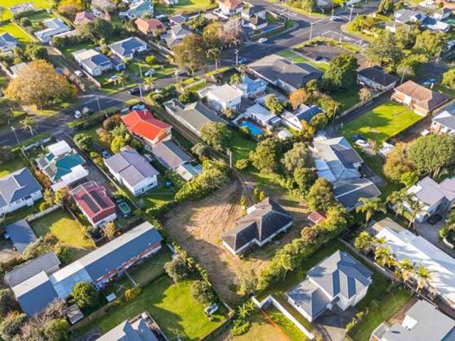 29 McIntyre Road, Mangere Bridge, Manukau City