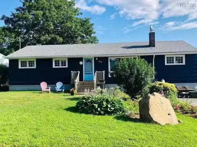 29 Pauline Crescent, Dartmouth, NS, B2W 2A5 house for sale.