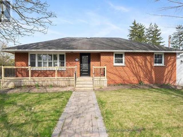 29 Queen Street, Whitby, ON, L1M 1C5 house for sale | Listing ID E12273 | Royal LePage
