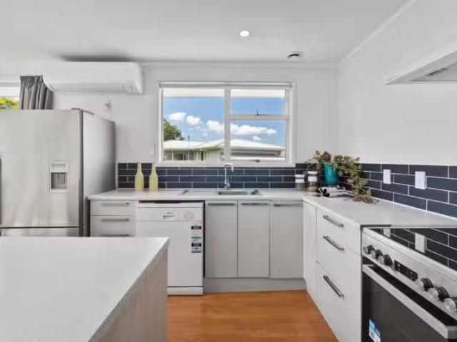 29 Rena Place, West Harbour, Waitakere City