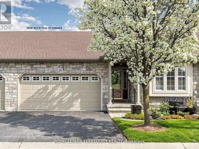 29 Rose Glen Crescent, Niagara On The Lake, ON, L0S 1T0 townhouse for sale | Listing ID X13536 | Royal LePage