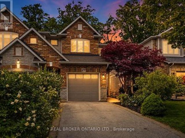 29 Sunnycroft Court, Hamilton, ON, L8B 0L3 house for sale | Listing ID X13457 | Royal LePage