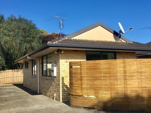 2/9a Araminta Place, Beachlands, Manukau City
