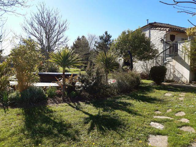 2 Maisons à vendre, 10 pièces DOUELLE 46