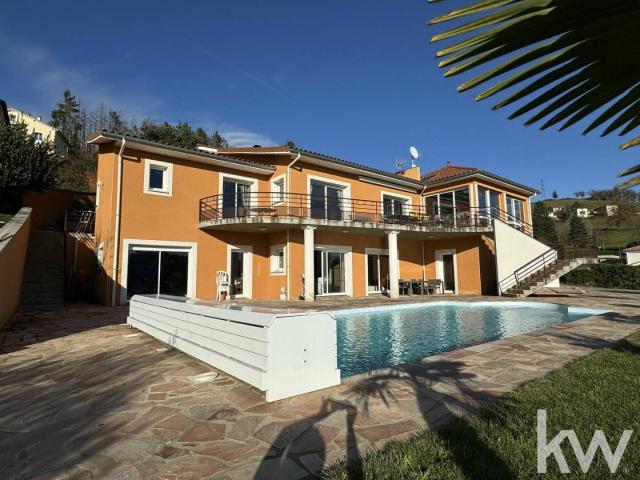 2 MAISONS A LA TOUR EN JAREZ, AVEC VUE PANORAMIQUE, GARAGES ET P