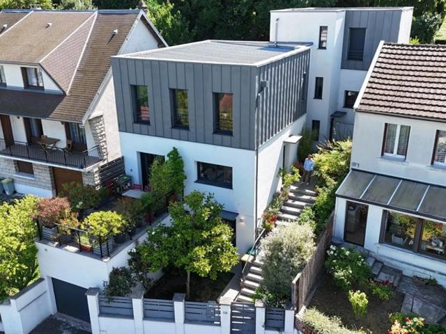 2 maisons de 122 m² et 68 m² à Cachan, secteur Coteau
