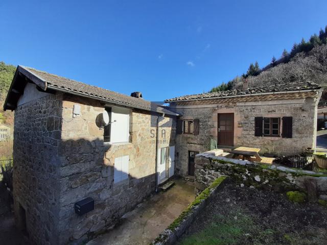 Ensemble immobilier de caractère en Ardèche potentiel de 1