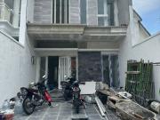 2 Man Rumah Baru Jemursari Selatan Surabaya Dekat Raya Jemursari, Ubaya Tenggilis Mejoyo, Uk Petra