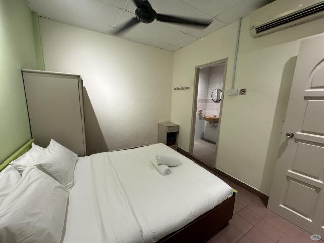 2 mins walk to UUM KL Cozy Co Living Room with Private Bathroom at Chow Kit 5 mins walk to Monorail Chow Kit