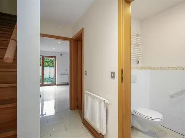 2 Mobhi Mews, Glasnevin, Dublin 9, D09 NV06