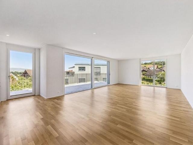 2 MONTHS FREE RENT: 27m2 ROOFTOP TERRACE AND LAKE VIEW