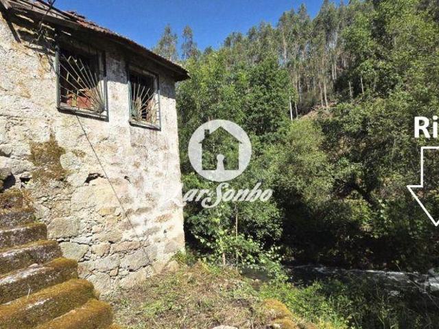 2 Moradias para Restauro com Vistas para o Rio Ferreira em Lordelo, Paredes | 26064086446