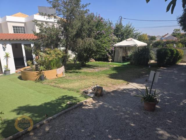 2 Moradias T2 + T2 com jardim