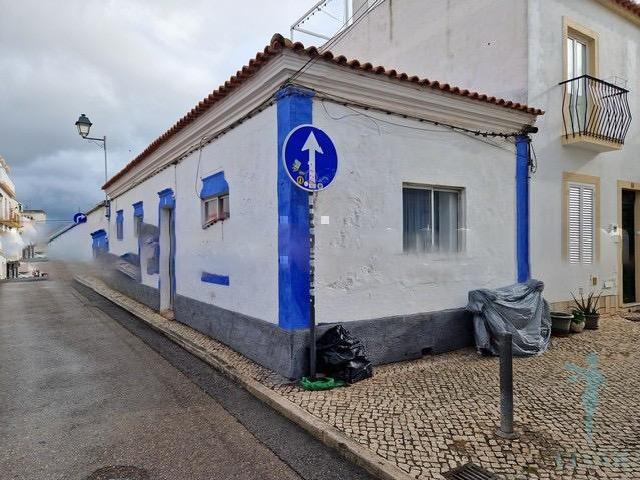 2 moradias tradicionais para recuperar no Centro de Alvor