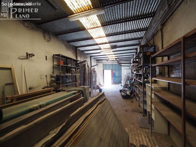 2 naves de 217 m2 de superficie en total con 26 metros de fachada en esquina por solo 119.000 €
