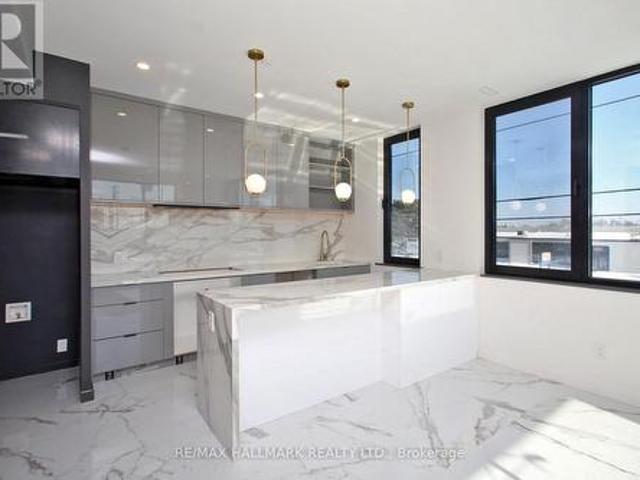 2 Owen Drive, Toronto, ON, M8W 1W7 house for lease | Listing ID W13442 | Royal LePage