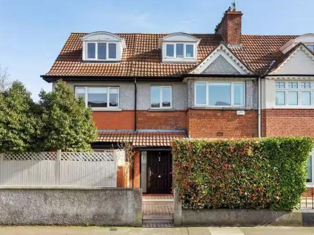 2 Oaklands Park, Sandymount, Dublin 4