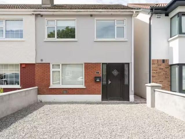 2 Oakview Close, Hartstown, Hartstown, Dublin 15, D15KVN6 is f.