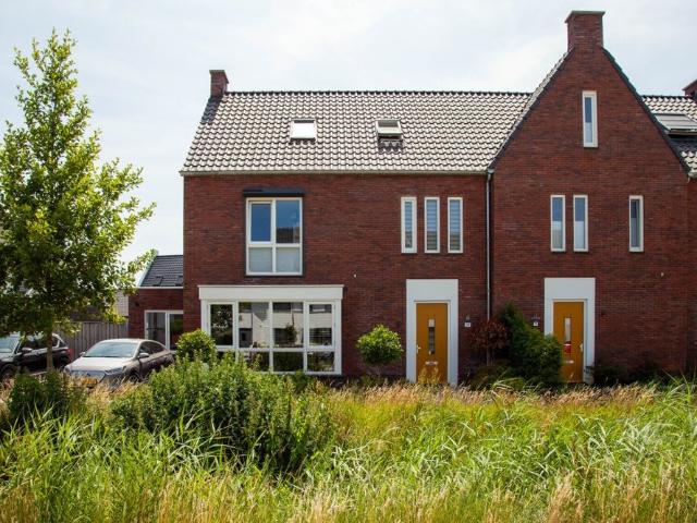 Eengezinswoning, 2 onder 1 kapwoning te huur in Barneveld