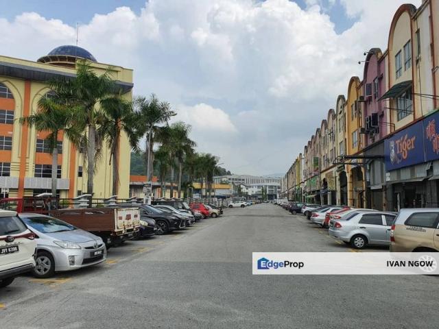 2 adjoining 4 storey at Taman Perindustrian KIP 2 Kepong for