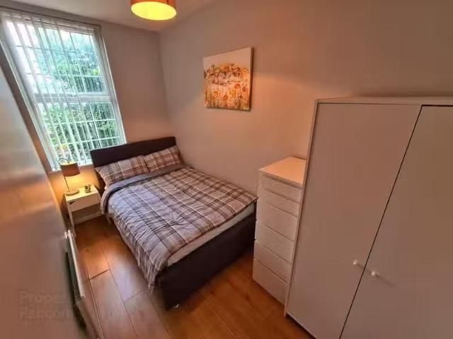 2 Apartment To Rent, 294 Limestone Rd