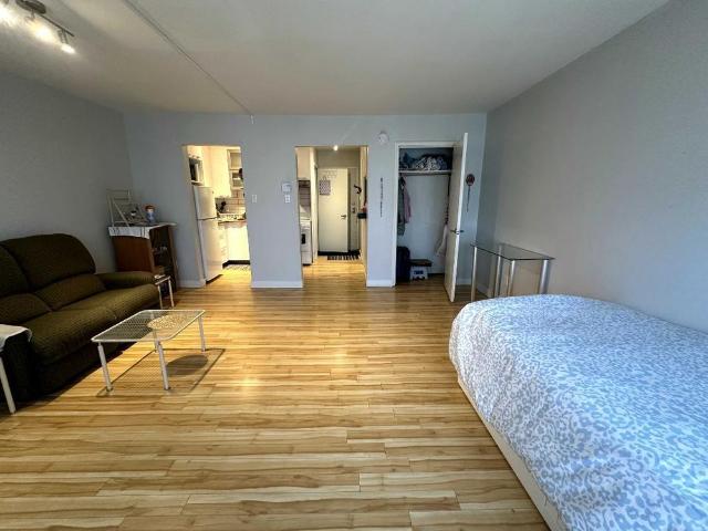 2 ½ Apartment for Rent – $1050/month June – Heating, electricity & internet included – Available starting June 1