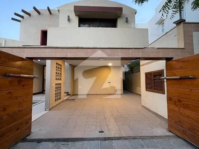 2 Bungalow Available 4 And 5 Bedrooms Each Modern Elevation New Bathrooms