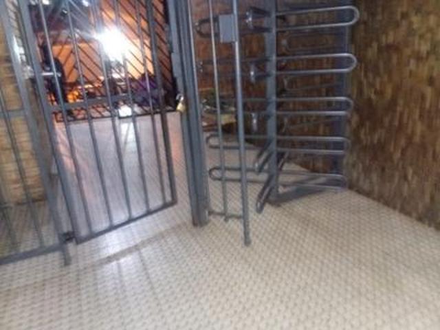 2 bachelor units on the market barea