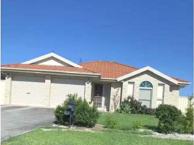 2 Balira Place, Worrigee House for rent Listed by Christopher.