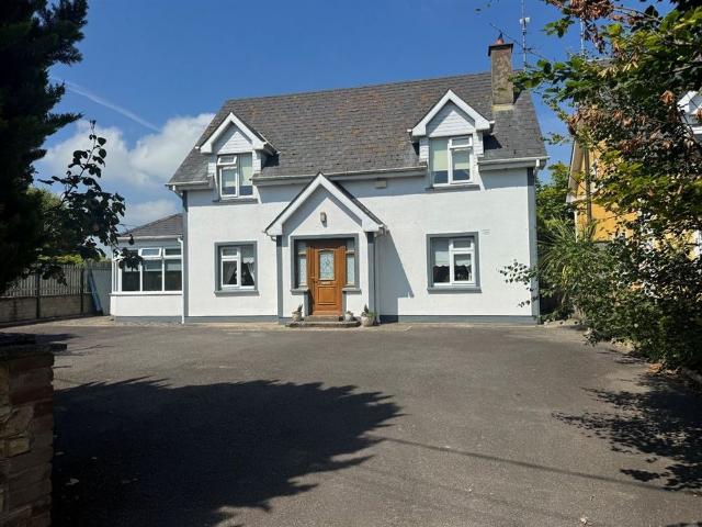 2 Ballygarron, Kilmuckridge, Co. Wexford