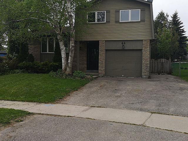 2 Bathrooms 5 Bedrooms Simpson Ave/king
