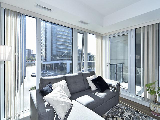 2 Bd 2 Ba Condo For Sale Richmond Hill Yonge St $745,800 815 Sq
