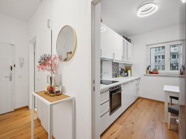 2 Bdr family Apartent: central, bright home in Wilmersdorf