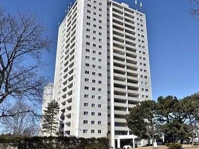 2 Bdrm Condo Spectacular View Of City & Cn Tower