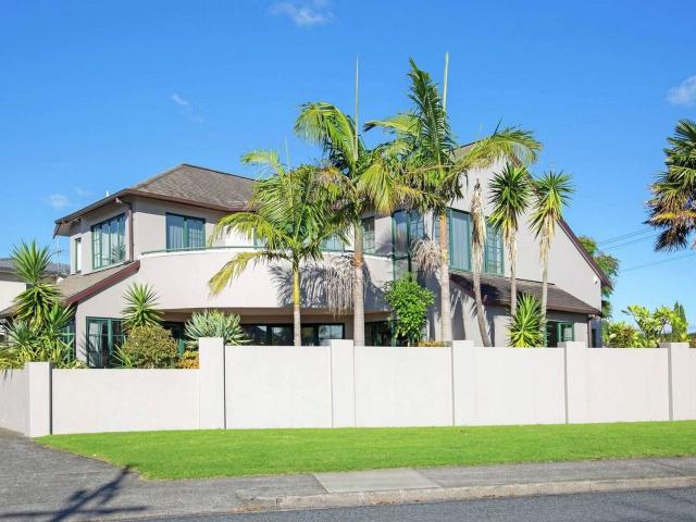 2 Beach Road, Mellons Bay, Manukau City