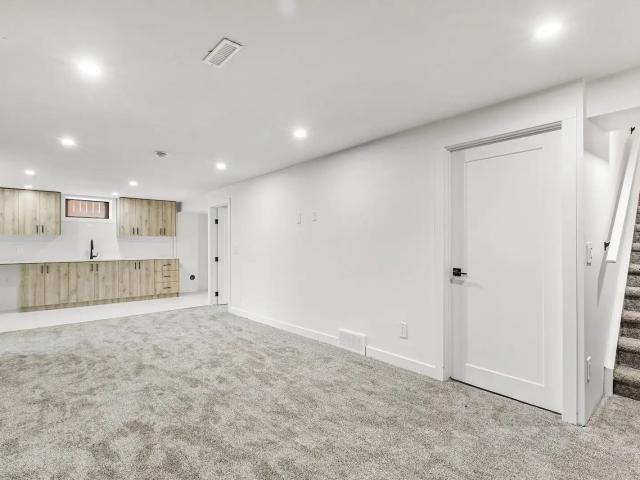 2 Bed/1 Bath 1 Garage spot Fully Renovated Walkout Basement
