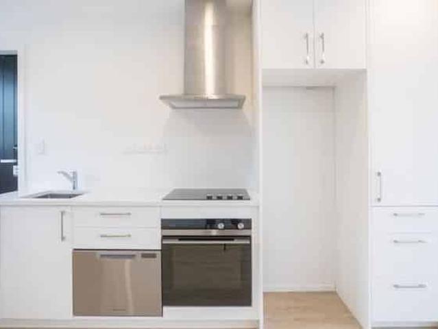 2 Bed/2 Bath Townhouse in Otahuhu