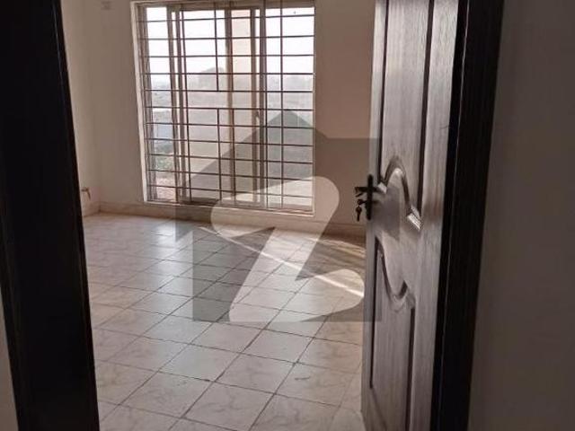 2 Bed 05 Marla Flat is available for rent in askari 11 Lahore. Askari 11 Sector C