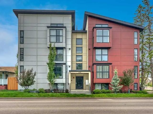 2 Bed 1 Bath Condo across from Kinsmen Park Strathmore