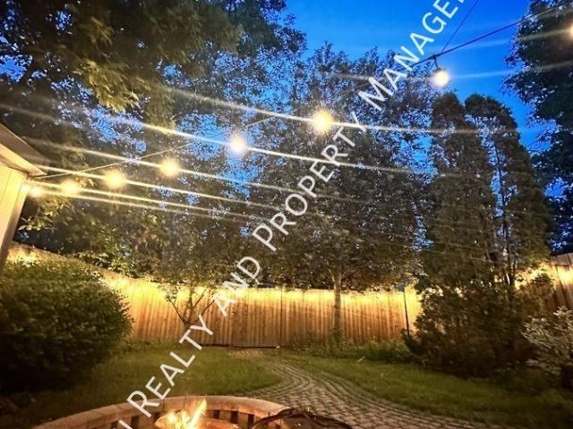 2 Bed 1 Bath Full House in Lakeview