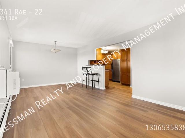 2 Bed 1 Bath Large Apartment in Albert Park