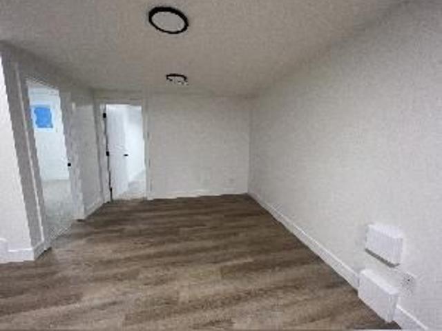 2 Bed 1 Bath Suite Keswick For Rent