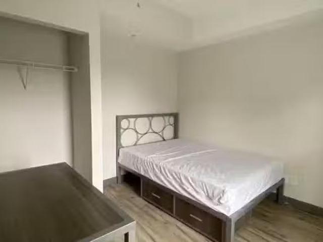 2 Bed 1 Bath Townhouse
