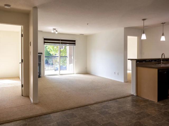 2 Bed, 2 Bath Condo with A/C + 2 Parking Stalls