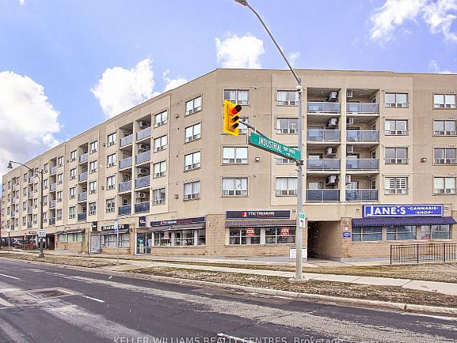 2 Bed / 2 Bath Corner Unit 954 Sq Ft