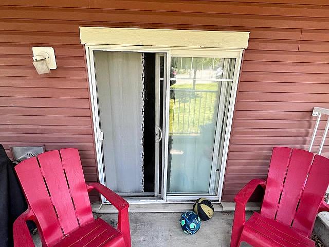 2 Bed 2 Bath, Heated Garage Condo For Rent