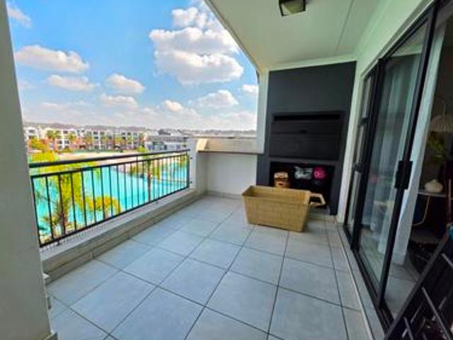 2 bed, 2 bath penthouse unit